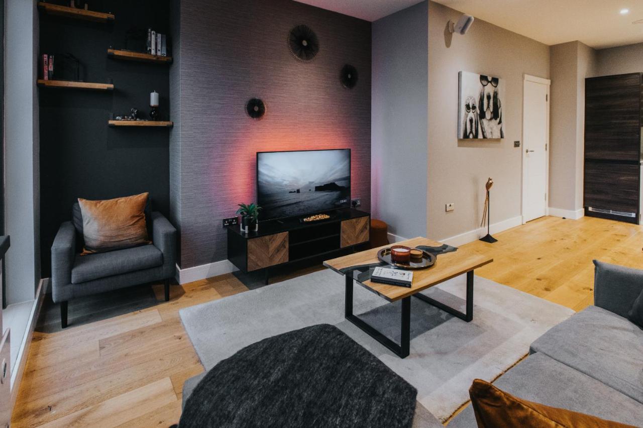 Circa17- Entire Apt, Free Parking, Gym, City Central & Free Netflix แบล็กเนลล์ ภายนอก รูปภาพ