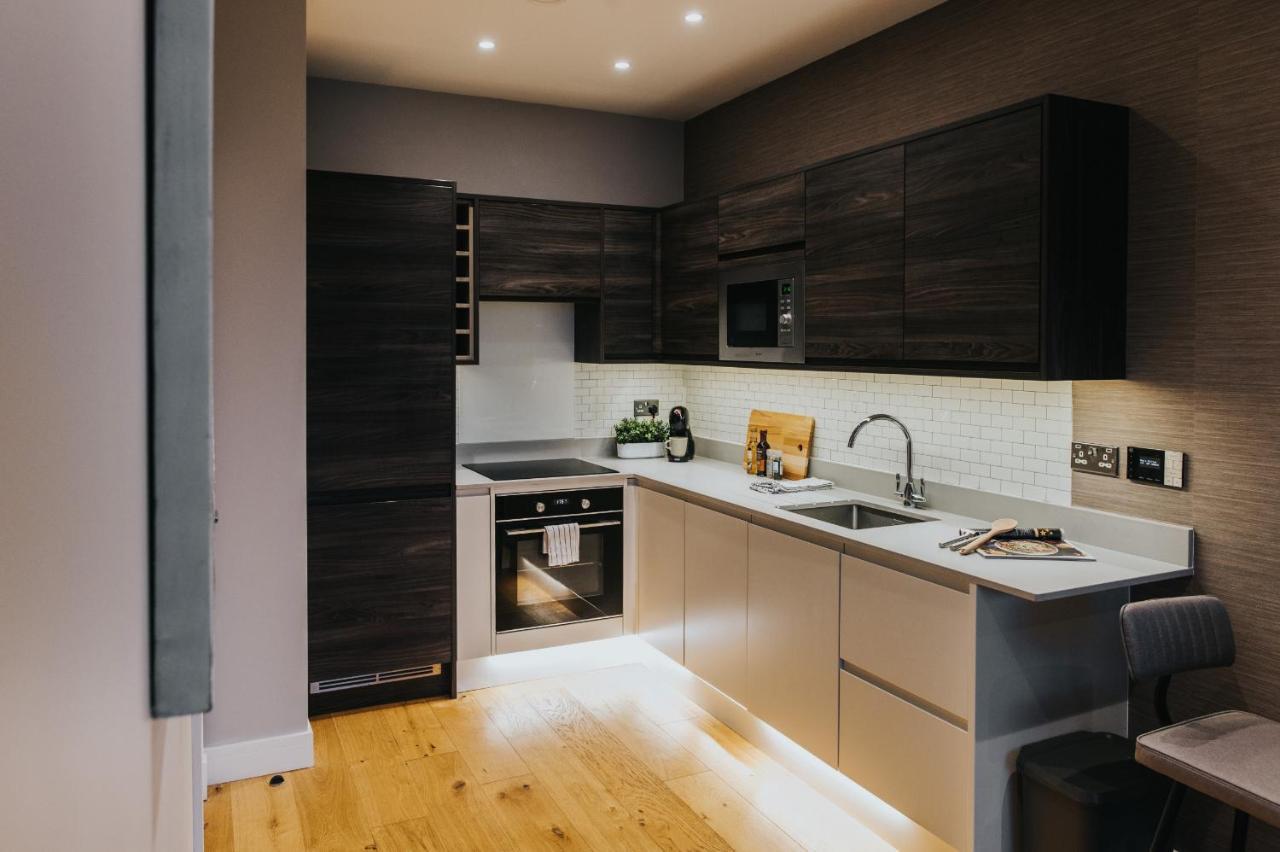 Circa17- Entire Apt, Free Parking, Gym, City Central & Free Netflix แบล็กเนลล์ ภายนอก รูปภาพ